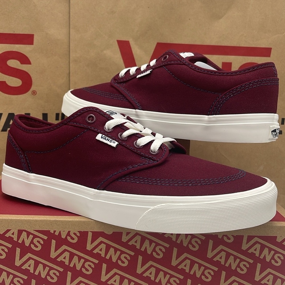 Vans WMNS Burgundy Canvas Sneakers Atwood
Outdoor Port Rovale
VN000CX84QU - Picture 10 of 16